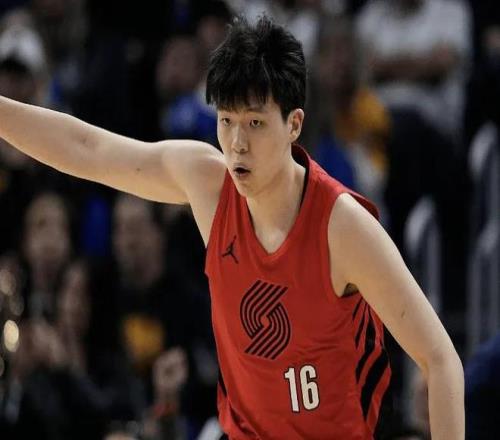 小克鲁伊维,加盟罗马路,途曲折,米兰体育官网,米兰体育品牌,米兰体育精彩,米兰体育