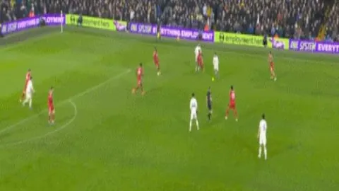 拉齐奥迎战威尼斯，曼达斯领阵首发